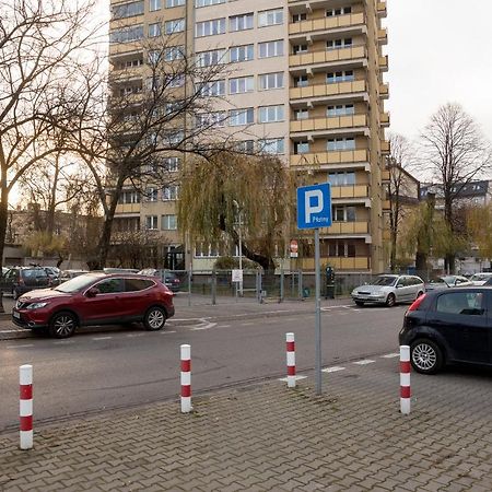 Ochota Homely Apartment Warsaw Exterior photo