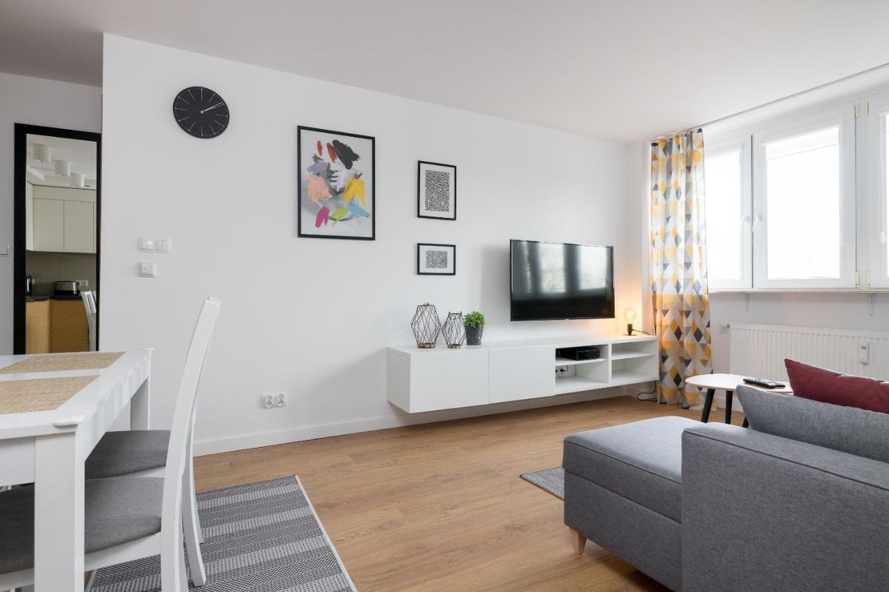 Ochota Homely Apartment Warsaw Exterior photo