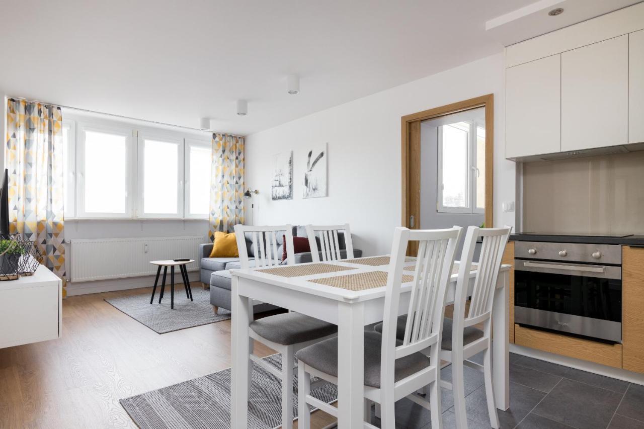 Ochota Homely Apartment Warsaw Exterior photo