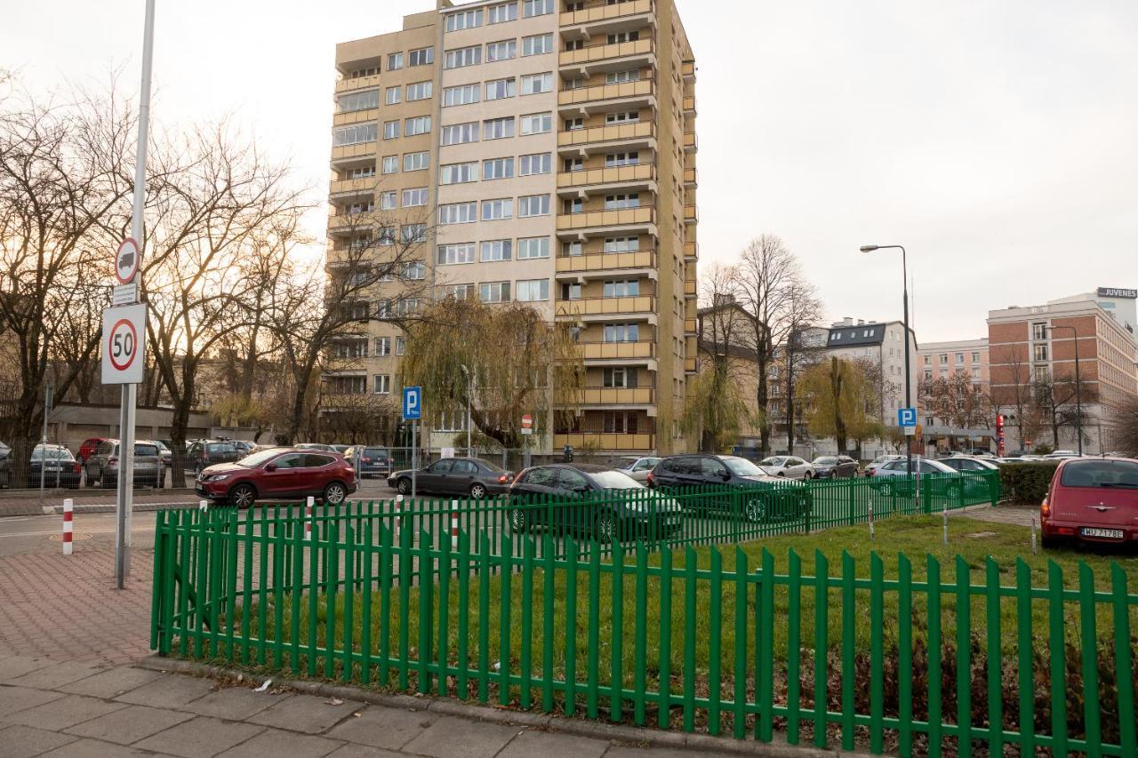 Ochota Homely Apartment Warsaw Exterior photo